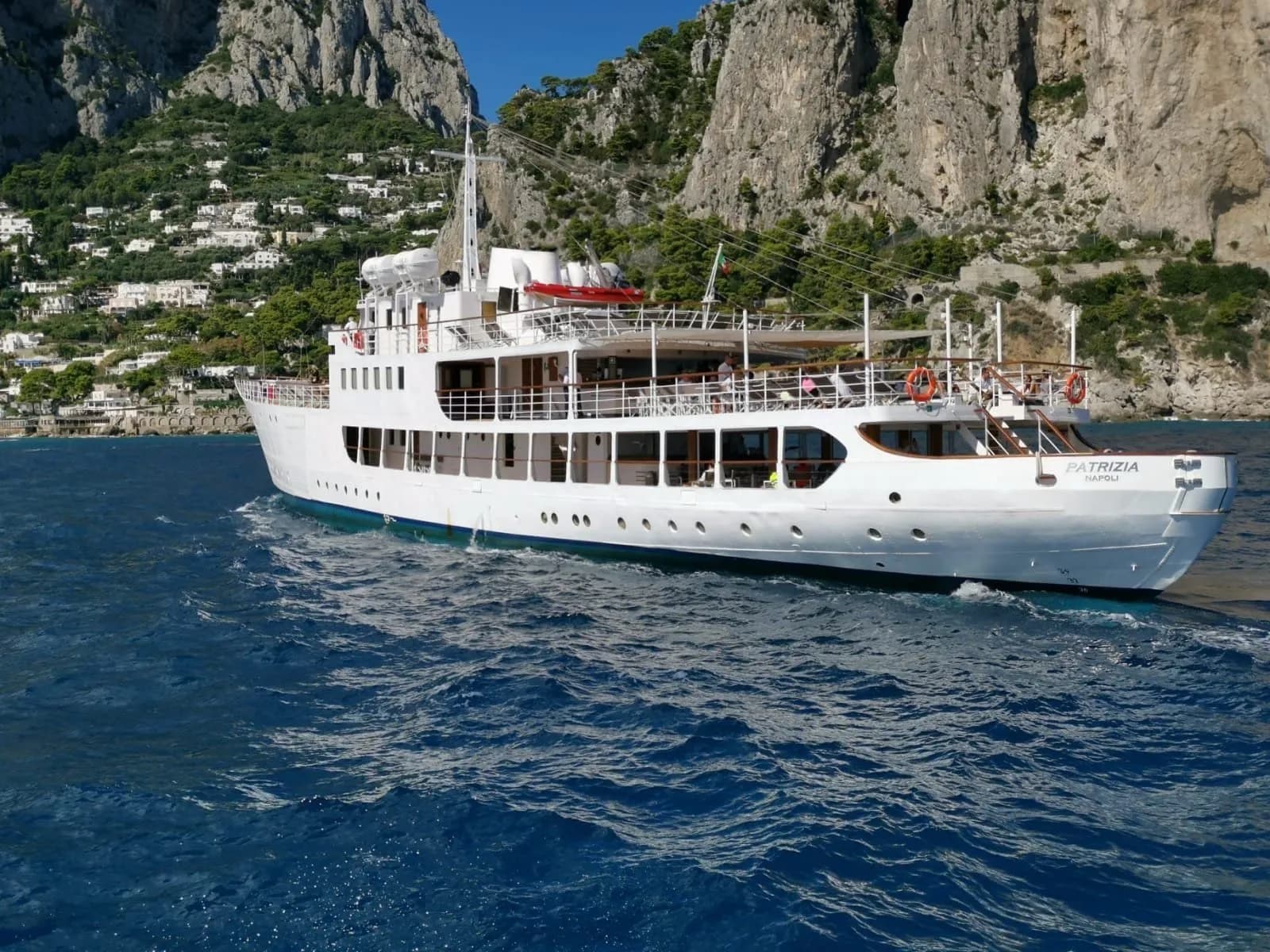 VIP Boat Party moment